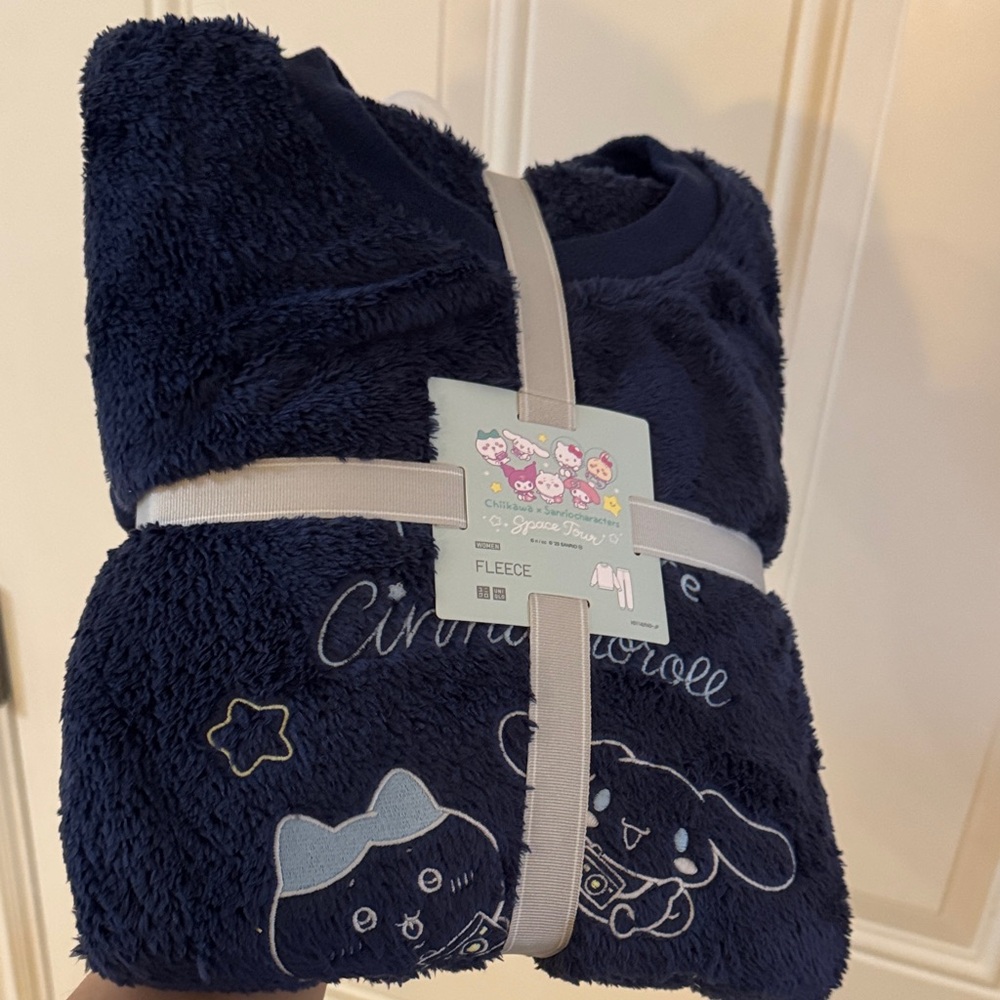 Chiikawa Cinnamon Roll fleece pajamas set